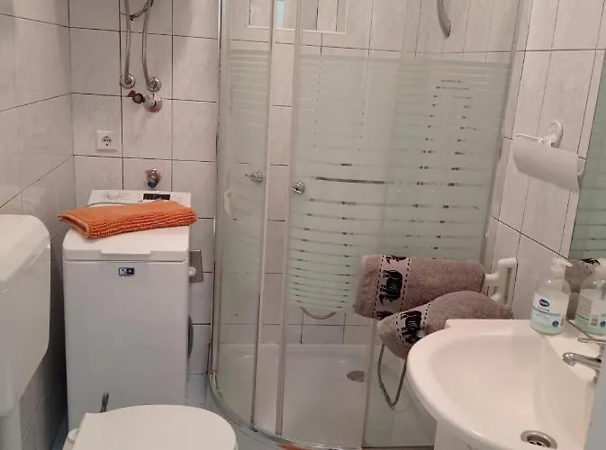 Matej 아파트 풀라